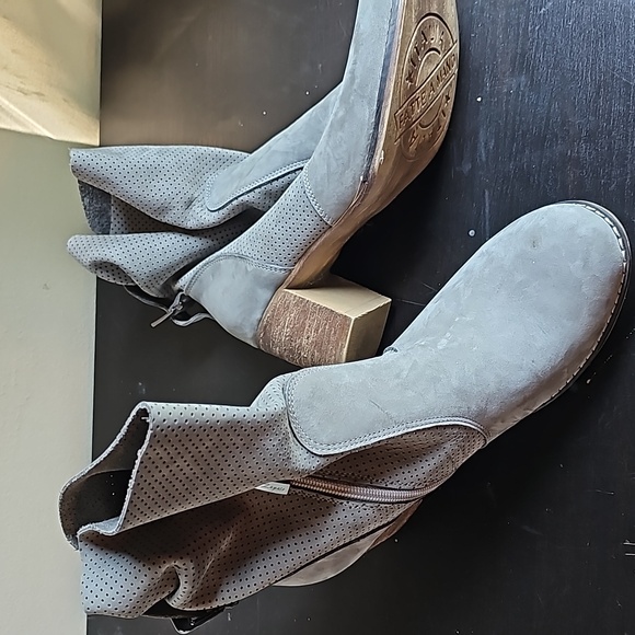 Boots - Picture 1 of 2
